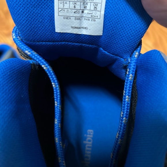 Boys Columbia boots - Picture 2 of 4